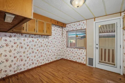 1077 Lee Roze Lane Grants Pass OR 97527