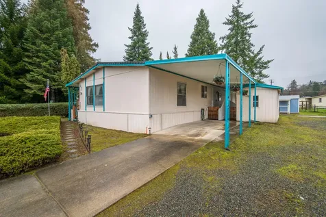 1077 Lee Roze Lane Grants Pass OR 97527