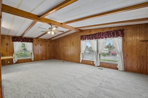 1077 Lee Roze Lane Grants Pass OR 97527