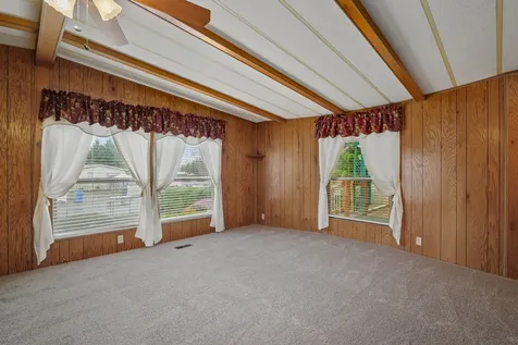 1077 Lee Roze Lane Grants Pass OR 97527