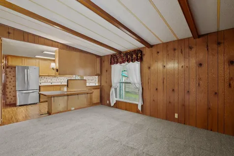 1077 Lee Roze Lane Grants Pass OR 97527