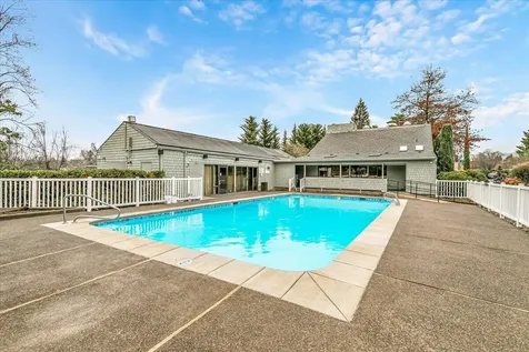 2468 Republic Way Medford OR 97504
