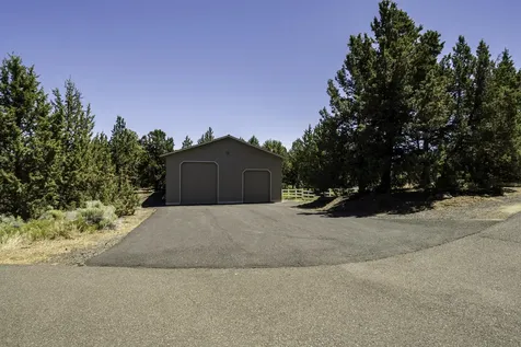61445 Gosney Road Bend OR 97702