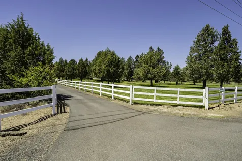61445 Gosney Road Bend OR 97702