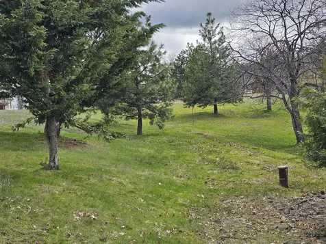 483 Strawberry Lane Ashland OR 97520