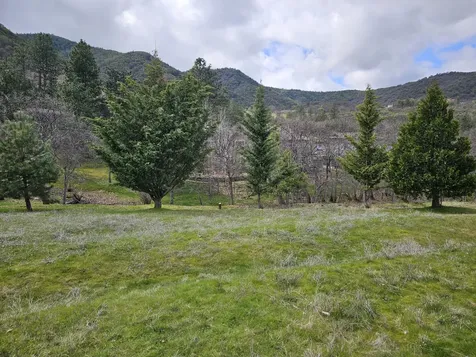 483 Strawberry Lane Ashland OR 97520