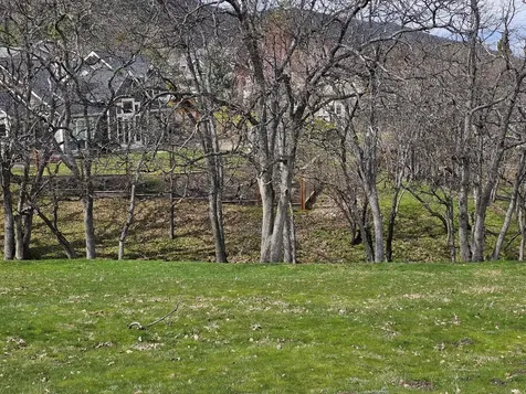 483 Strawberry Lane Ashland OR 97520