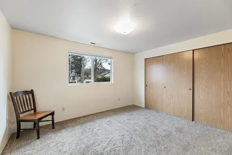 331 N 8th Street Central Point OR 97502
