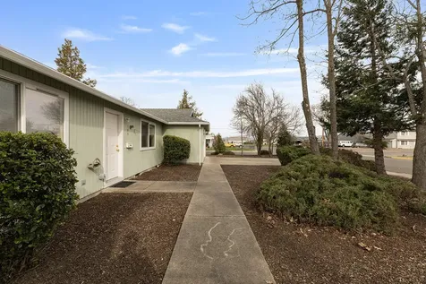 331 N 8th Street Central Point OR 97502
