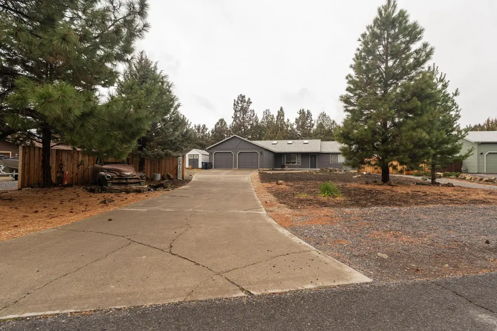 61325 King Josiah Place Bend OR 97702