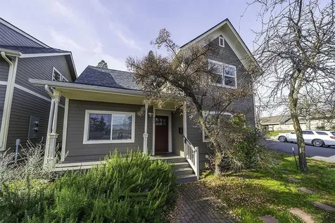 563 Rock Street Ashland OR 97520