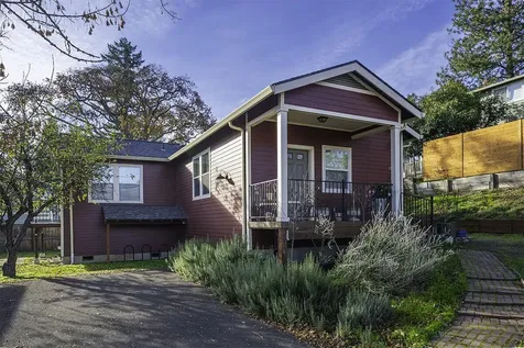 563 Rock Street Ashland OR 97520
