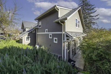 563 Rock Street Ashland OR 97520