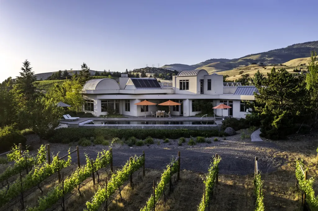 786 Pompadour Drive Ashland OR 97520
