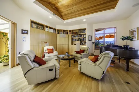 786 Pompadour Drive Ashland OR 97520