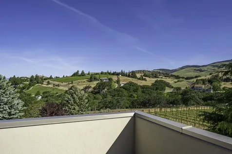 786 Pompadour Drive Ashland OR 97520