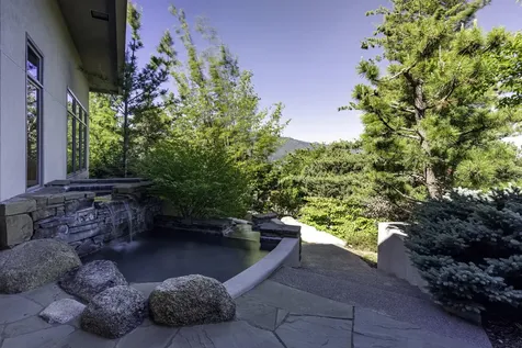 786 Pompadour Drive Ashland OR 97520