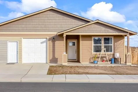 539 SE Leisek Way Madras OR 97741