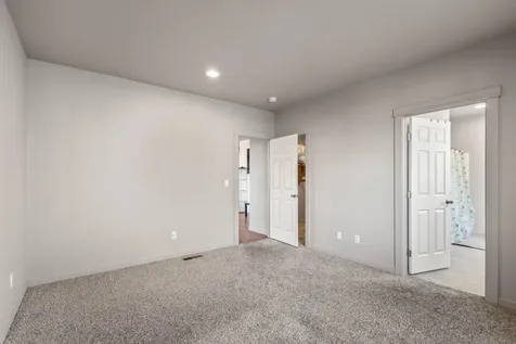 539 SE Leisek Way Madras OR 97741