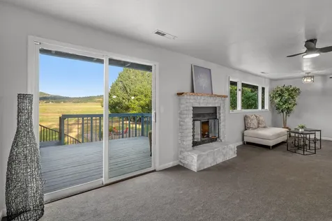 5900 Mcloughlin Drive Central Point OR 97502