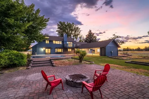 5900 Mcloughlin Drive Central Point OR 97502