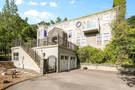 520 Glenview Drive Ashland OR 97520