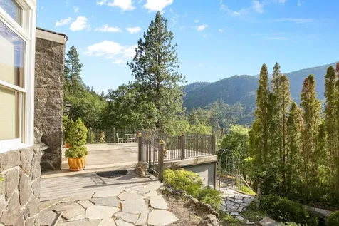 520 Glenview Drive Ashland OR 97520