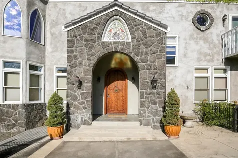 520 Glenview Drive Ashland OR 97520
