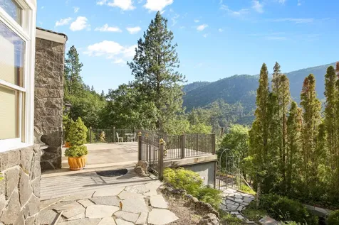 520 Glenview Drive Ashland OR 97520