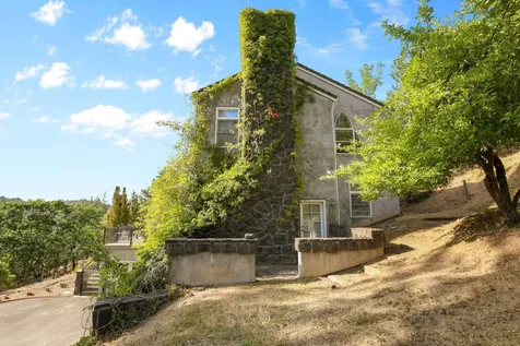 520 Glenview Drive Ashland OR 97520
