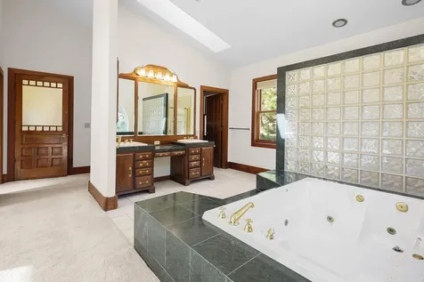 520 Glenview Drive Ashland OR 97520