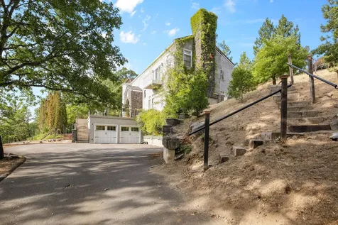 520 Glenview Drive Ashland OR 97520