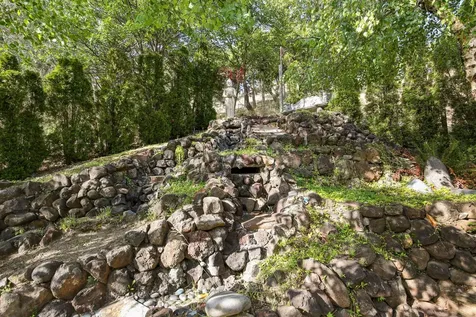 520 Glenview Drive Ashland OR 97520
