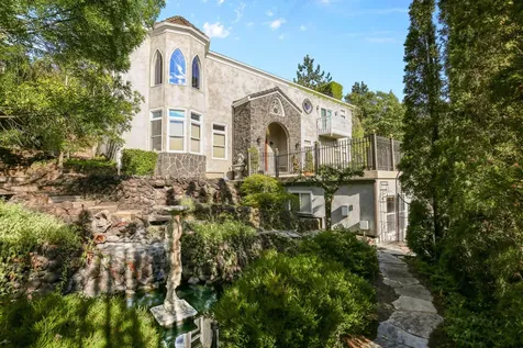 520 Glenview Drive Ashland OR 97520