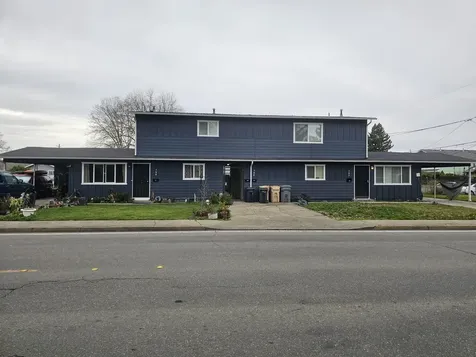 702 SE 9th Street Grants Pass OR 97526
