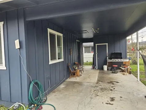 702 SE 9th Street Grants Pass OR 97526