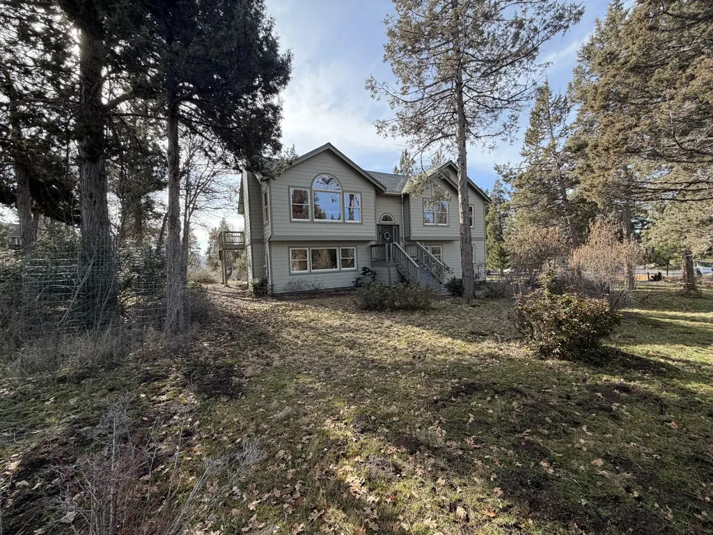6245 Coopers Hawk Road Klamath Falls OR 97601