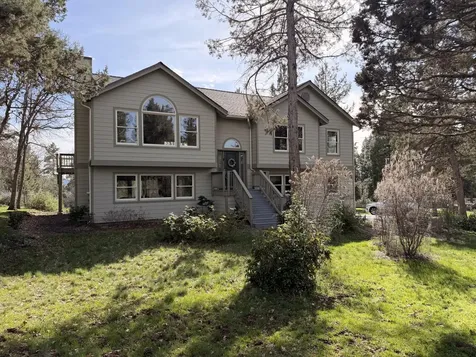 6245 Coopers Hawk Road Klamath Falls OR 97601