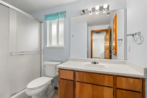 992 Glengrove Avenue Central Point OR 97502