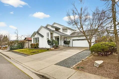 1087 Oak Knoll Drive Ashland OR 97520