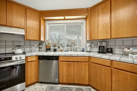 1087 Oak Knoll Drive Ashland OR 97520