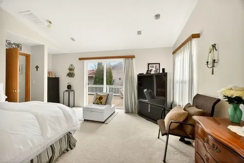 1087 Oak Knoll Drive Ashland OR 97520