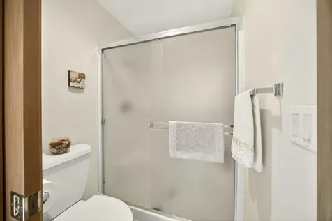 1087 Oak Knoll Drive Ashland OR 97520