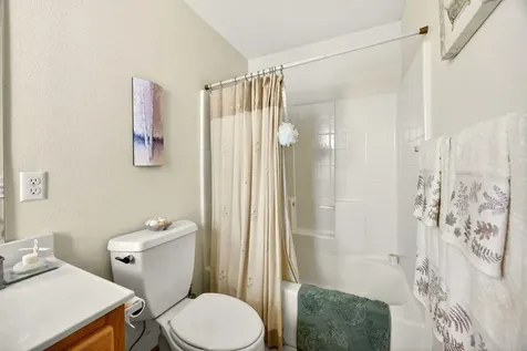 1087 Oak Knoll Drive Ashland OR 97520