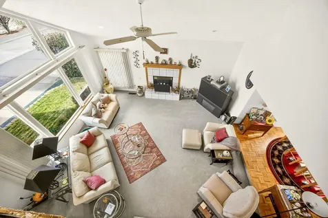 1087 Oak Knoll Drive Ashland OR 97520