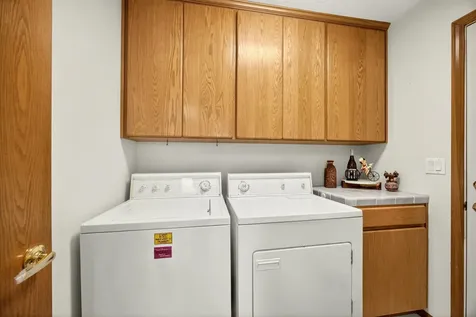 1087 Oak Knoll Drive Ashland OR 97520