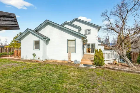 1087 Oak Knoll Drive Ashland OR 97520