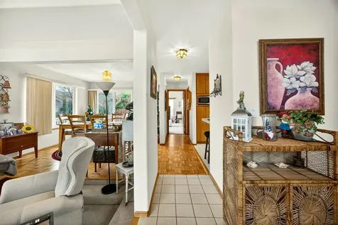 1087 Oak Knoll Drive Ashland OR 97520