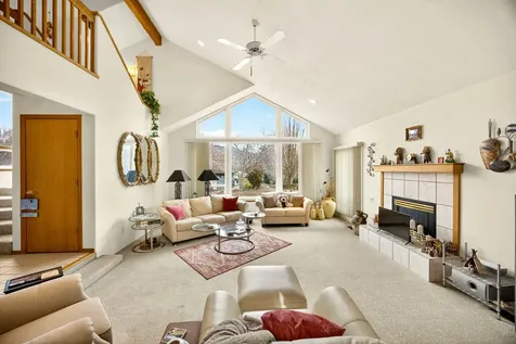 1087 Oak Knoll Drive Ashland OR 97520
