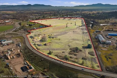 7505 Blackwell Road Central Point OR 97502